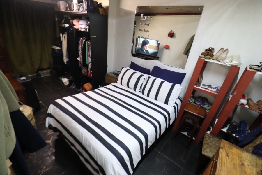 5 Bedroom Property for Sale in Lentegeur Western Cape